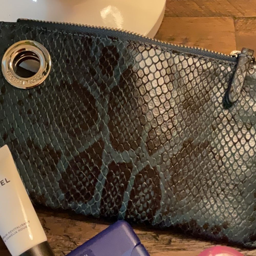 NWOT Michael Kors Snakeskin Print Pouch Style Wristlet